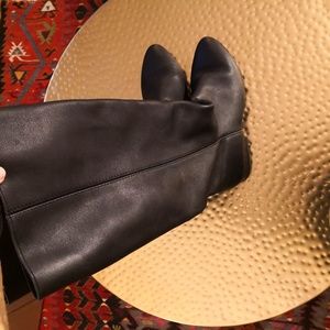 Minimalist Knee High Arche Boots